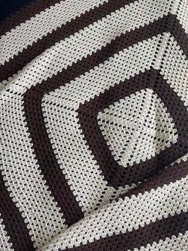 CROCHET GRANNY SQUARE BLANKET